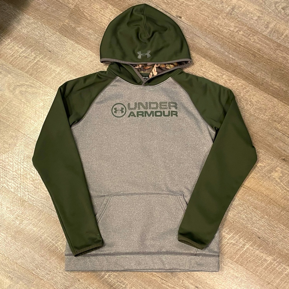 Under Armour graphic performance hoodie. Like new!